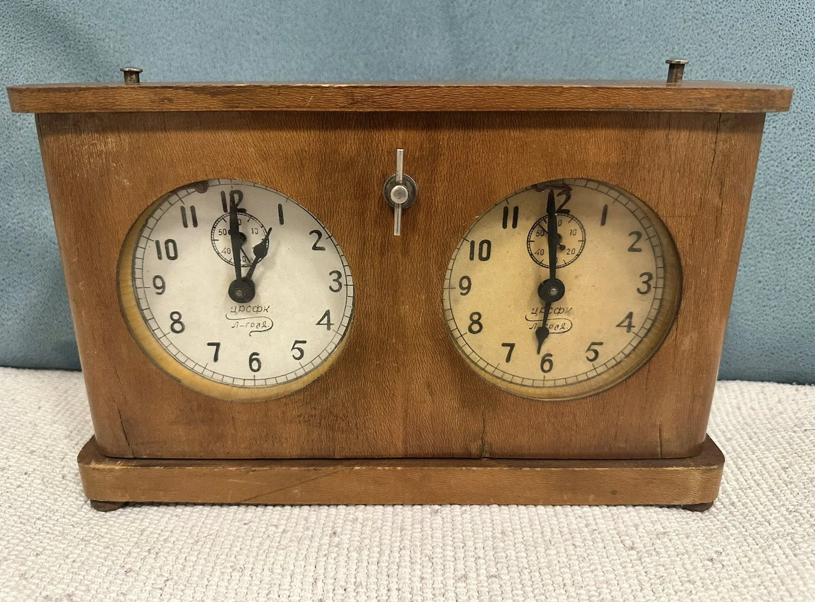Leningrad “Proto-Jantar” clock, front view.