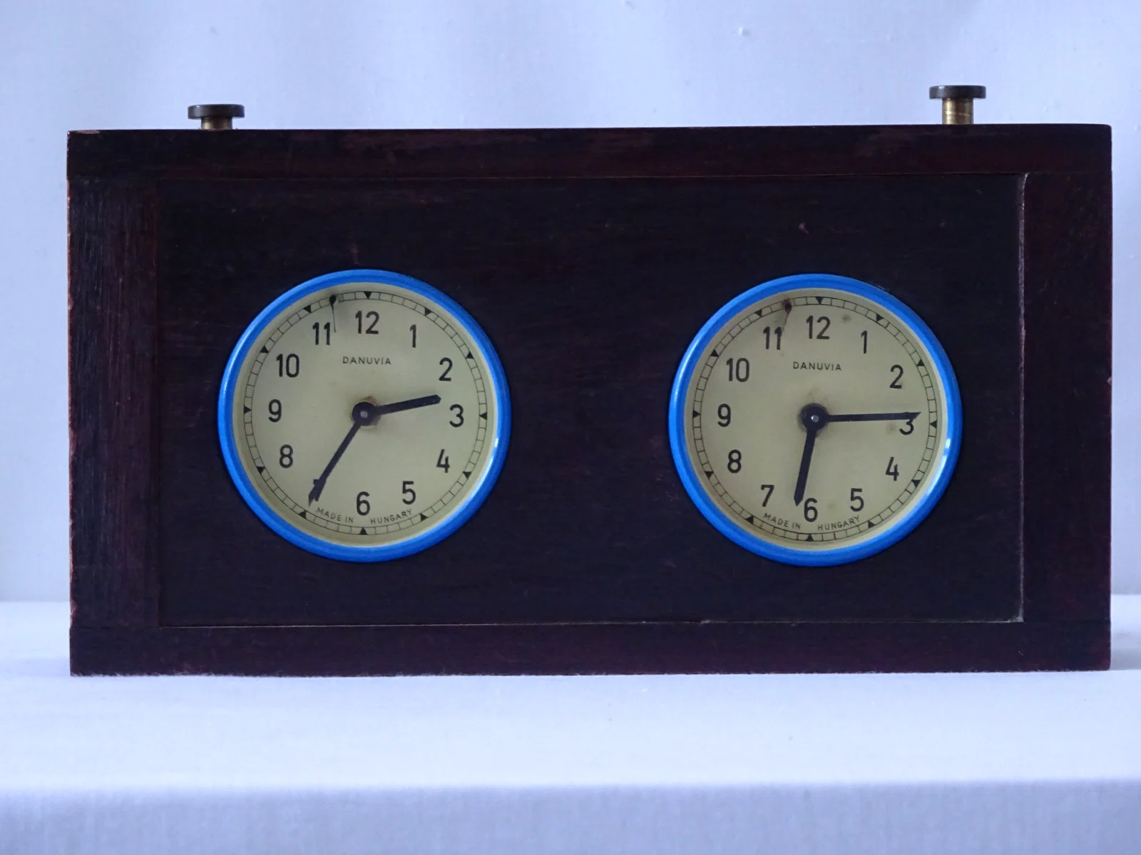 The Industrial Turning Point in Hungarian Chess Clocks